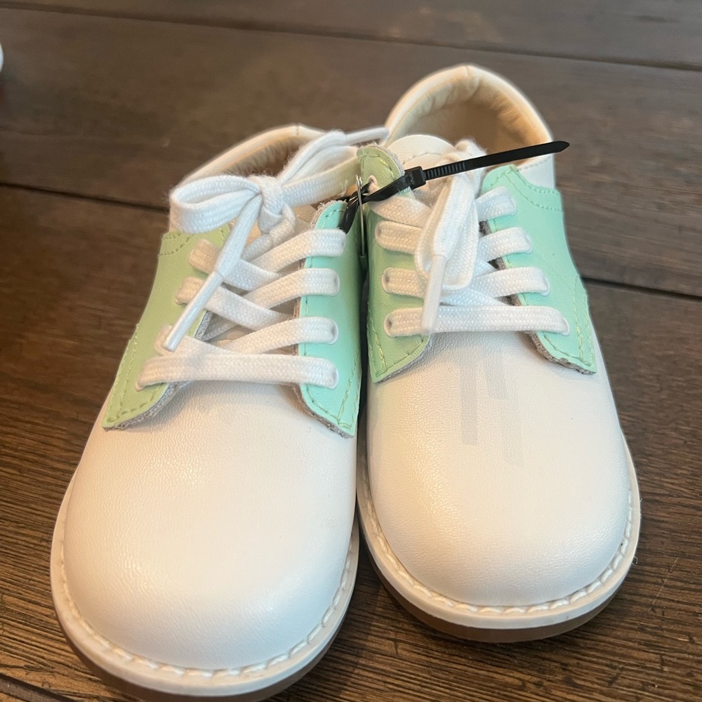 Stylish Kids Dress Shoes in White and Green